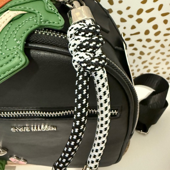 Steve Madden Black Backpack with 2 Cute Keychains & 2 Pins NWT - Picture 6 of 9